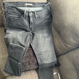 Women Levi’s 311 shaping skinny